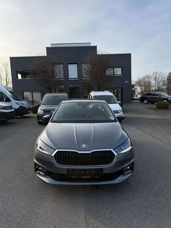 Neu Skoda Fabia 95 PS (69 kW) 2025 Graphitegrau metallic Kleinwagen