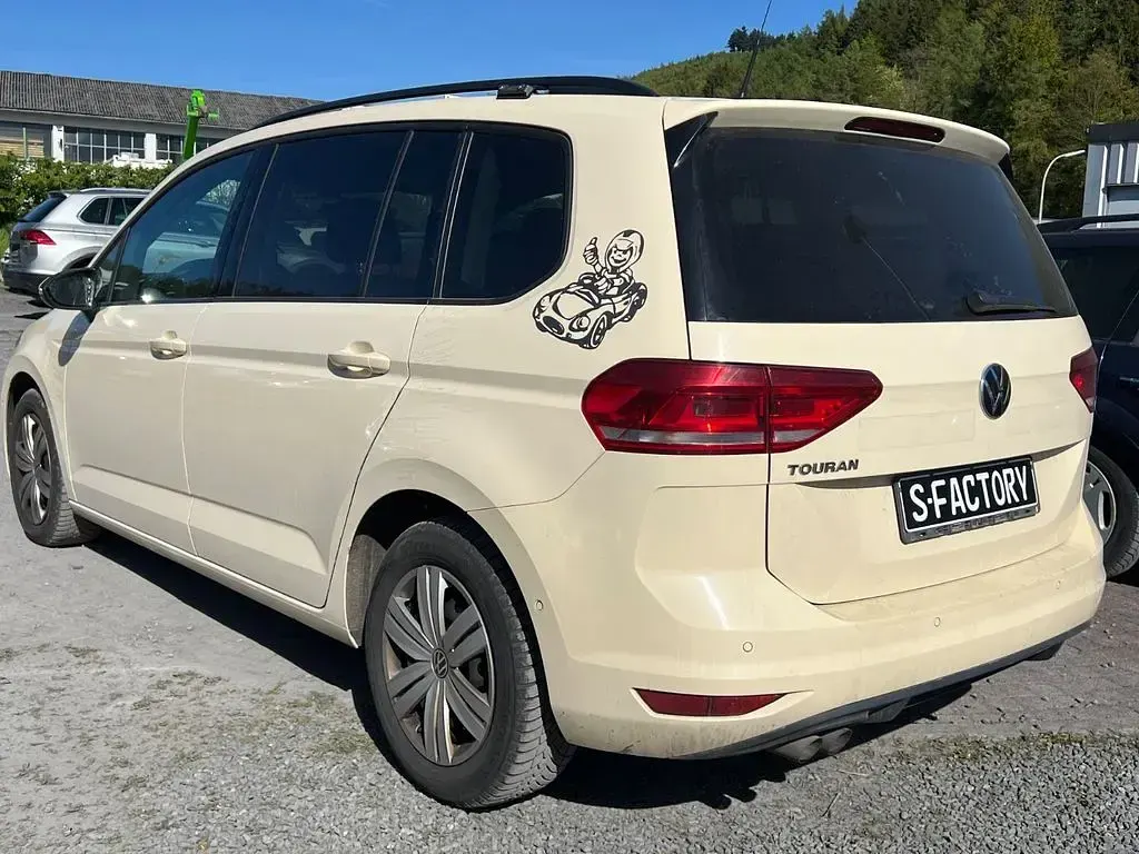 Gebraucht VW Touran 150 PS (110 kW) 2021 Gelb Van / Kleinbus