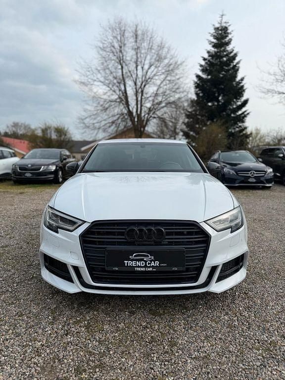 Second-hand Audi A3 S-Line 150 CP (110 kW) 2017 Alb Berlinǎ