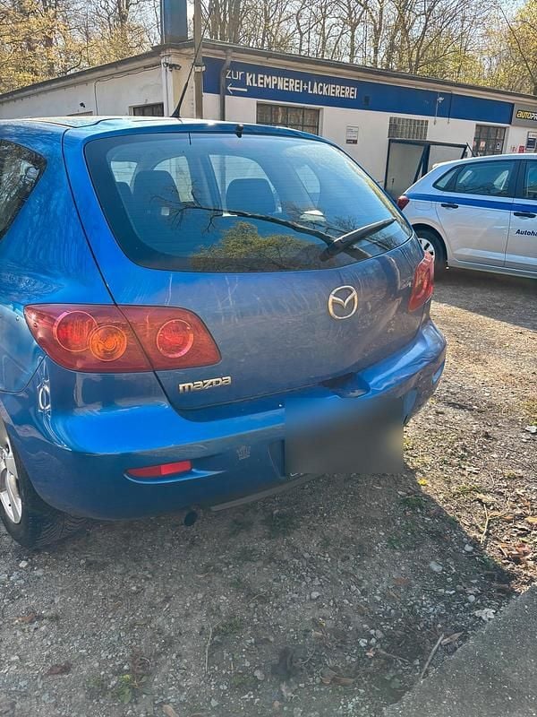 Usata Mazda 3 105 CV (77 kW) 2005 Blu Berlina