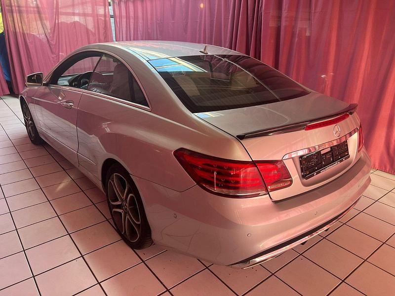 Gebraucht Mercedes E300 252 PS (185 kW) 2014 Silber Coupé