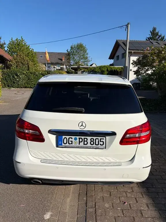 Second-hand Mercedes B200 156 CP (114 kW) 2012 Alb Monovolum