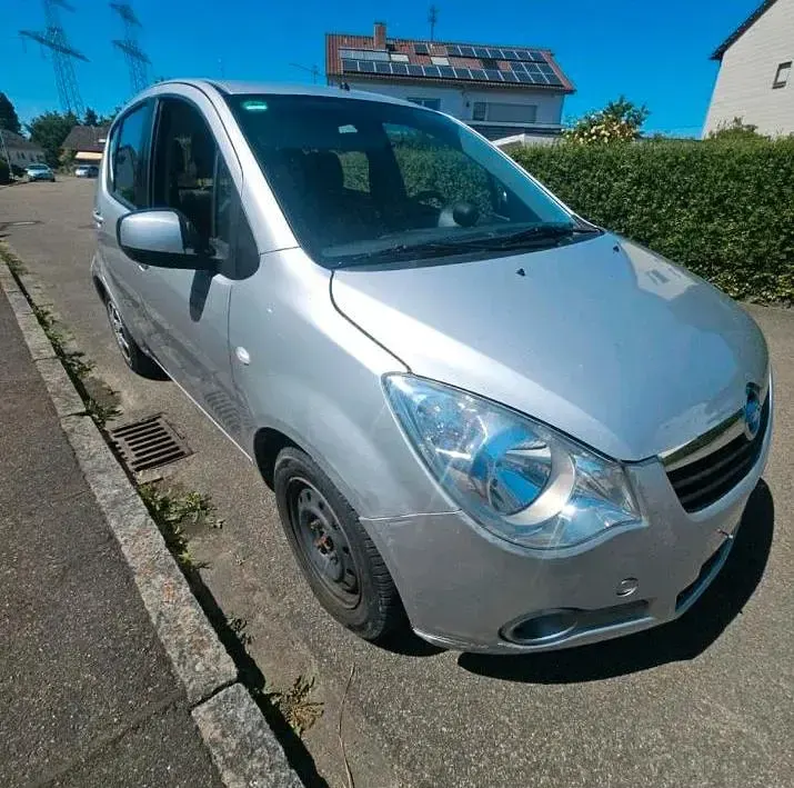 Gebraucht Opel Agila 86 PS (63 kW) 2010 Silber Kleinwagen
