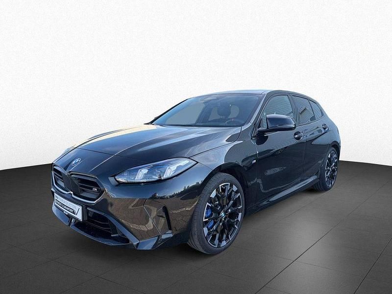 Gebraucht BMW M135 Performance 300 PS (220 kW) 2025 Schwarz Kleinwagen