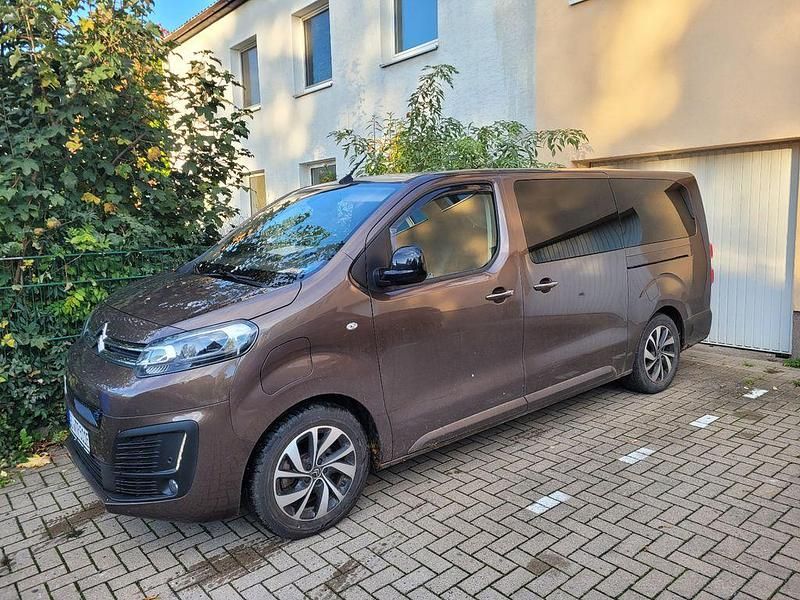 Braun Gebraucht 2021 Citroën e-Spacetourer Shine Van | 25.000 € (Teuer) - Bild 1/4