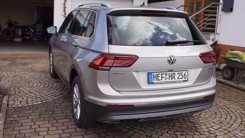 Gebraucht VW Tiguan 190 PS (139 kW) 2019 Silber SUV