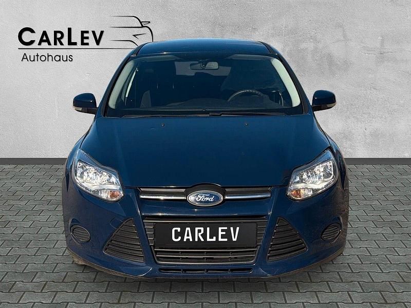 Gebraucht Ford Focus Ambiente 101 PS (74 kW) 2014 Blau Kombi