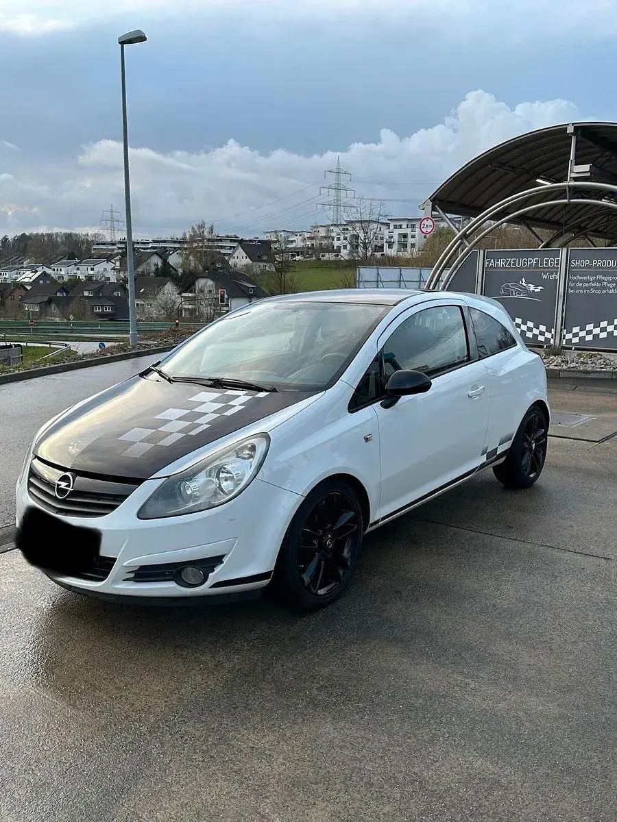 Używany Opel Corsa 101 KM (74 kW) 2010 Biały Hatchback