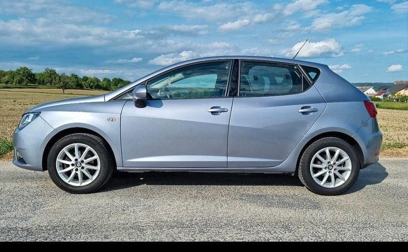 Grau Gebraucht 2016 Seat Ibiza Style Kleinwagen | 6.900 € (Fairer Preis) - Bild 1/4