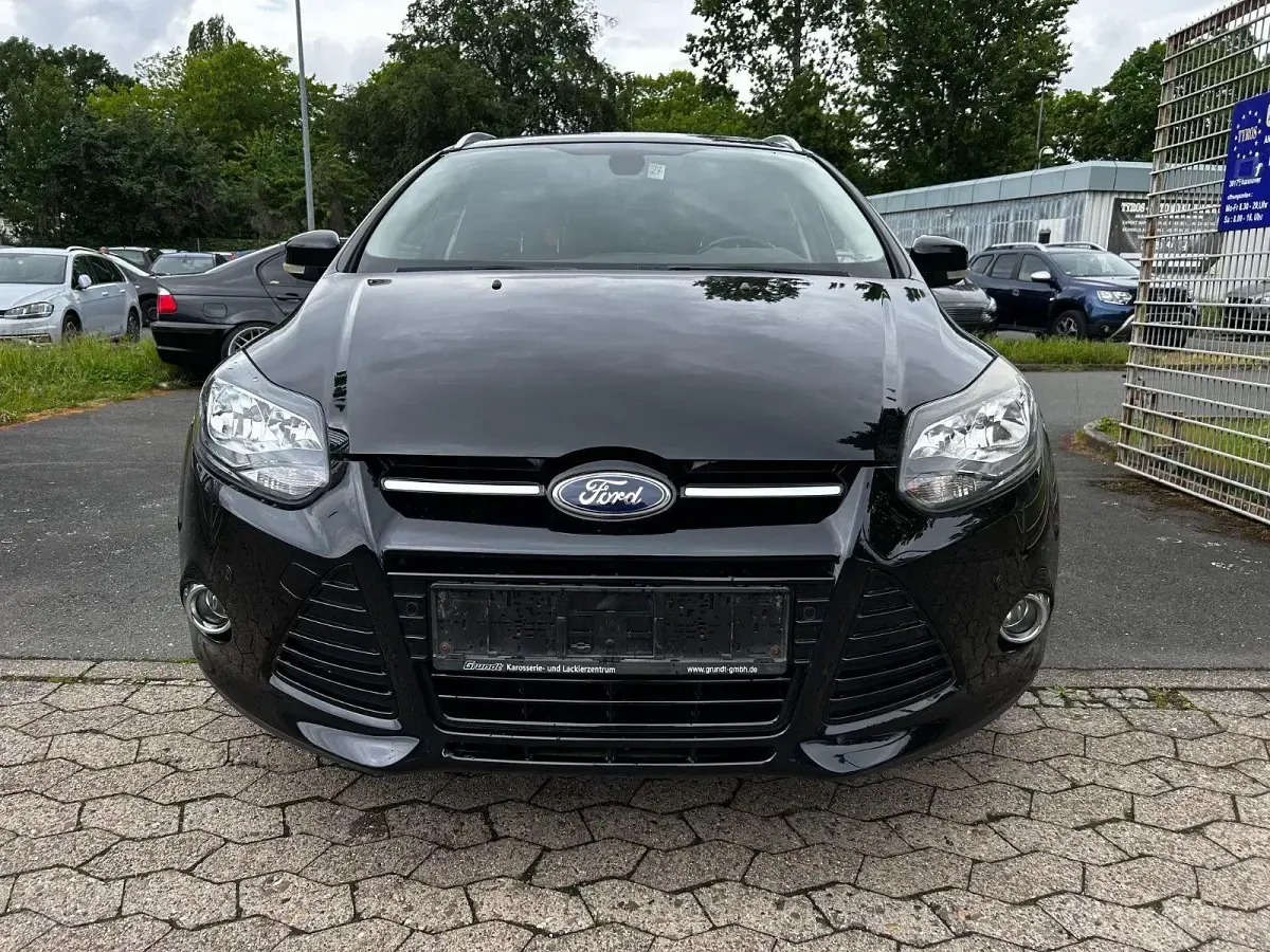 Gebraucht Ford Focus Titanium 116 PS (85 kW) 2014 Schwarz Kombi