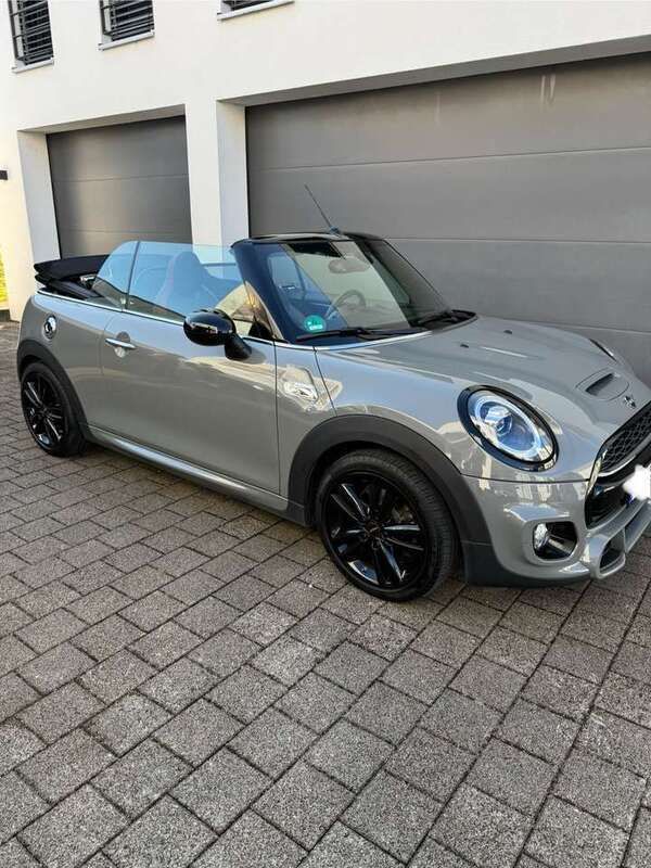 Grau Gebraucht 2018 Mini John Cooper Works Cabriolet Cabrio | 25.700 € (Fairer Preis) - Bild 1/4