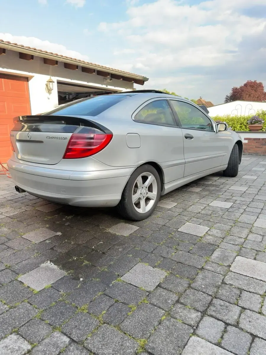 Gebraucht Mercedes C180 143 PS (105 kW) 2003 Grau Coupé