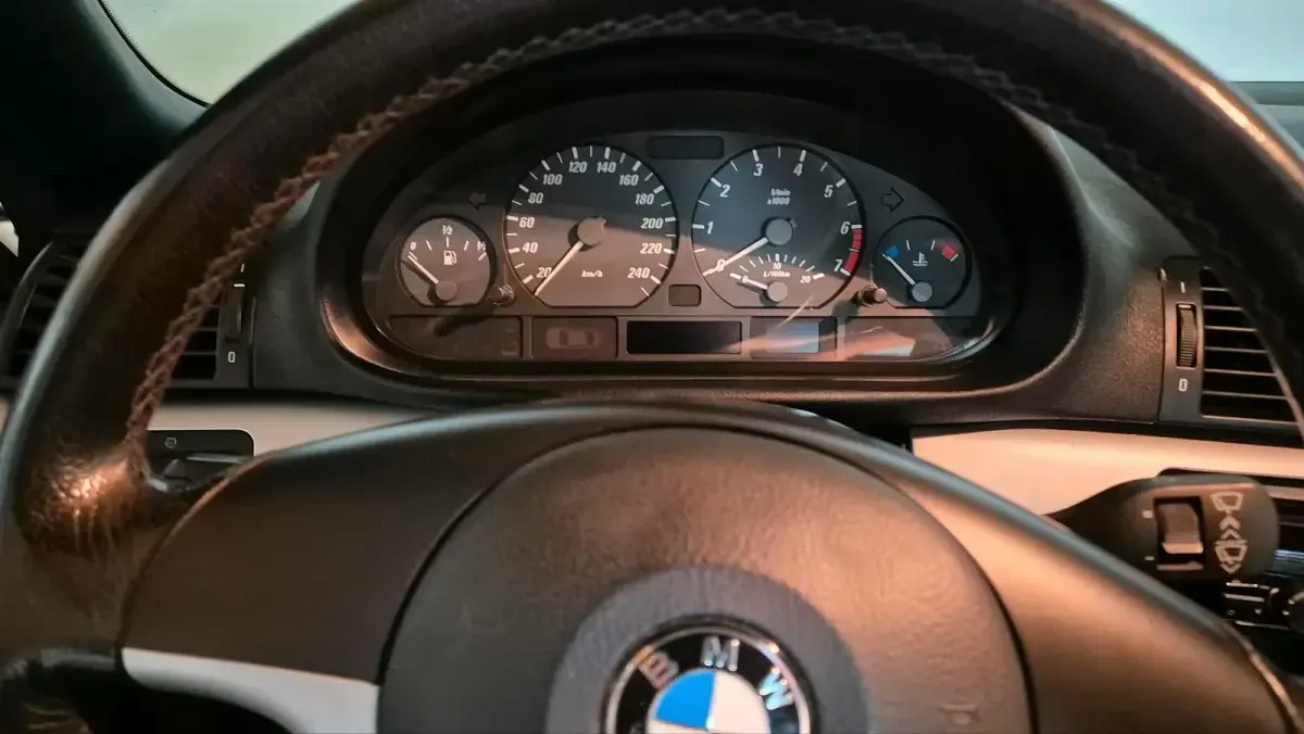 Gebraucht BMW 325 Cabriolet 192 PS (141 kW) 2001 Schwarz Cabrio