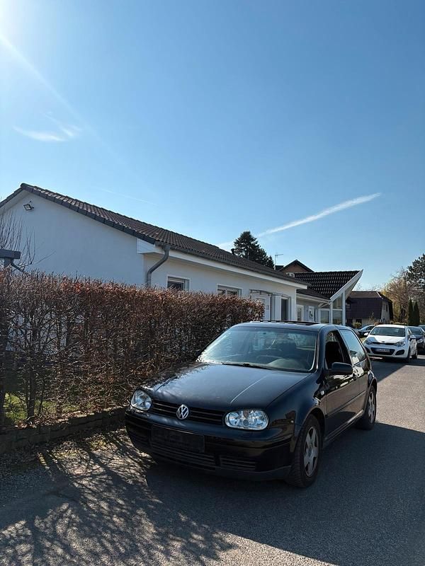 Gebraucht VW Golf IV 135 PS (99 kW) 2002 Schwarz Kleinwagen