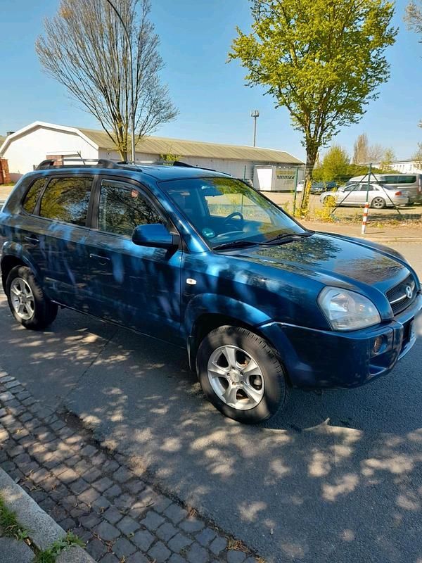 Second-hand Hyundai Tucson 140 CP (102 kW) 2008 Albastru SUV