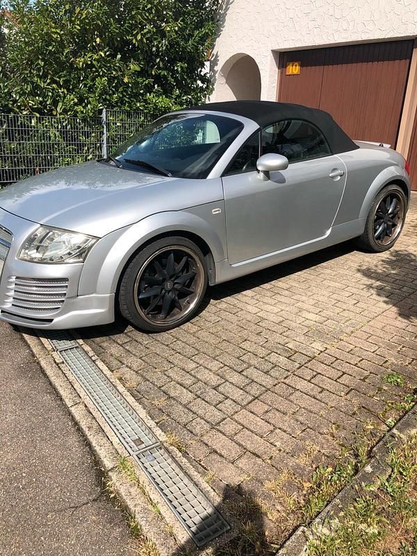 Silber Gebraucht 1999 Audi TT Roadster Cabrio | 2.000 € (Superpreis) - Bild 1/4