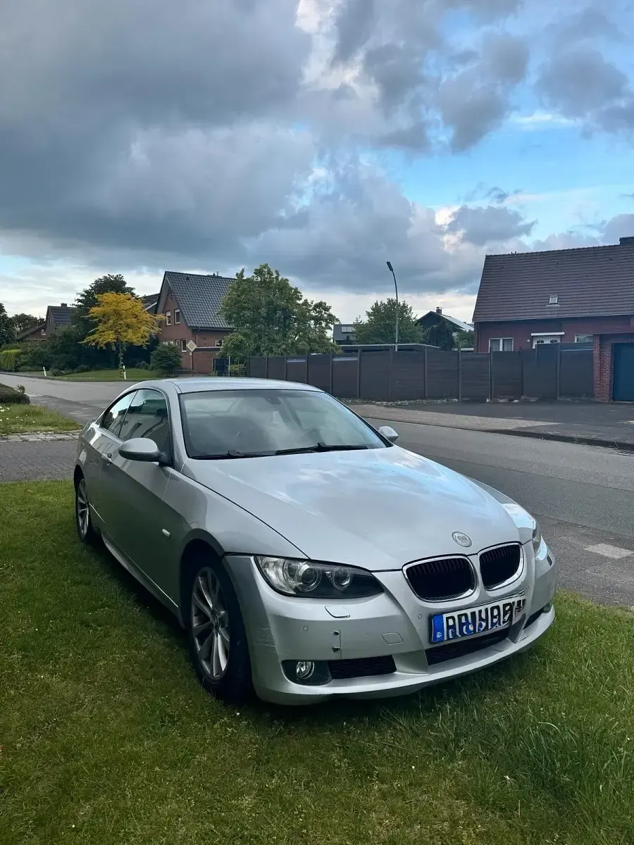 Gebraucht BMW 320 Performance 170 PS (125 kW) 2009 Silber Coupé