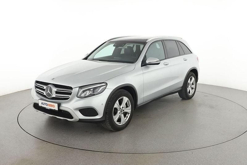 Grau Gebraucht 2018 Mercedes GLC300 SUV | 29.390 € (Guter Preis) - Bild 1/3