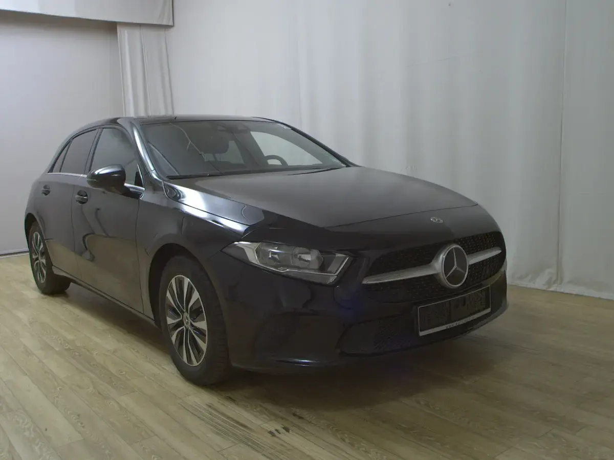 Gebraucht Mercedes A200 150 PS (110 kW) 2021 Schwarz Limousine