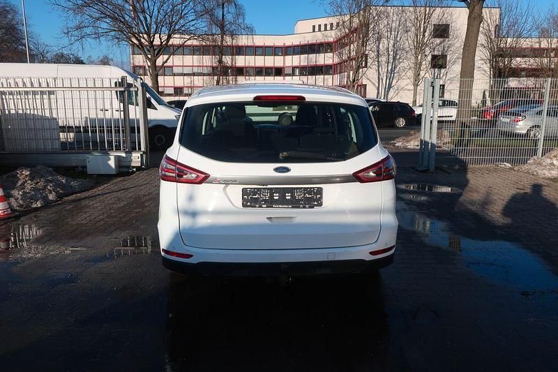 Gebraucht Ford S-MAX Titanium 150 PS (110 kW) 2016 Weiß Van / Kleinbus
