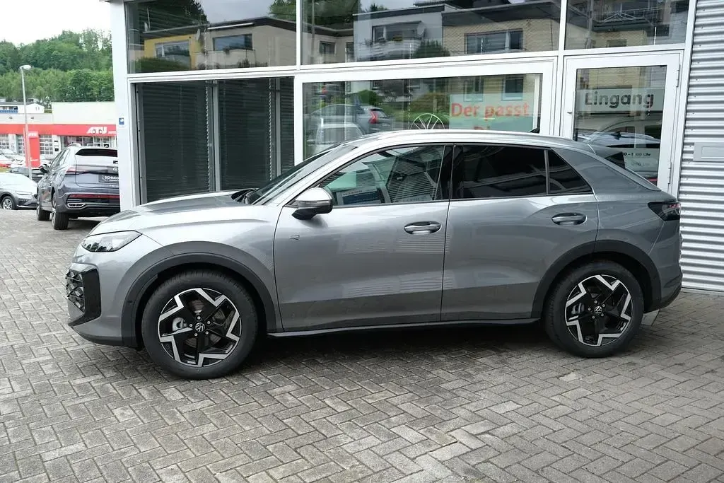 Neu VW T-Roc R-line 150 PS (110 kW) 2026 Grau SUV