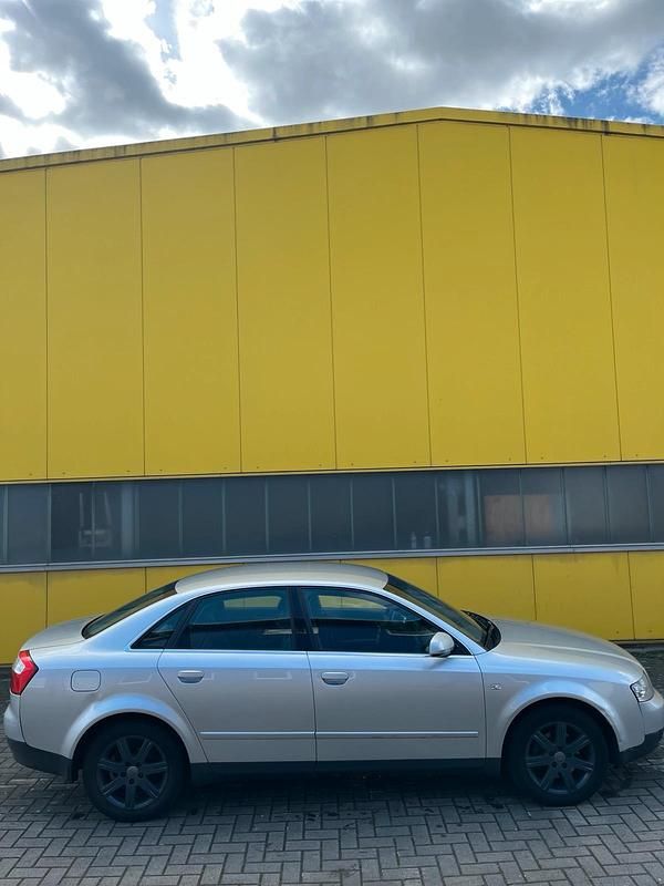 Gebraucht Audi A4 131 PS (96 kW) 2002 Silber Limousine