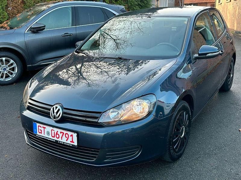 Blau Gebraucht 2009 VW Golf VI Trendline Kleinwagen | 7.480 € (Teuer) - Bild 1/4