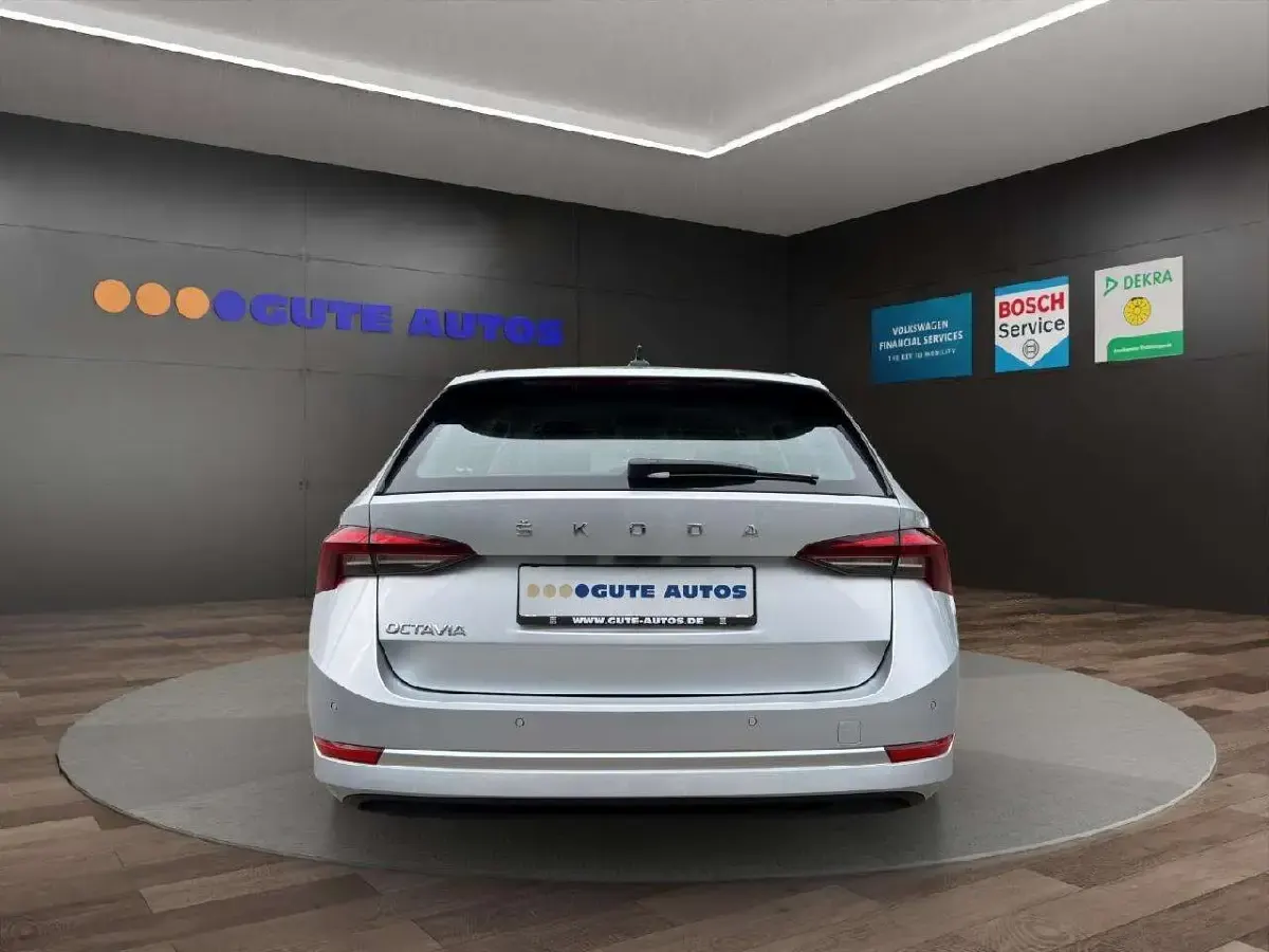 Gebraucht Skoda Octavia 116 PS (85 kW) 2022 Brilliantsilber metallic Kombi
