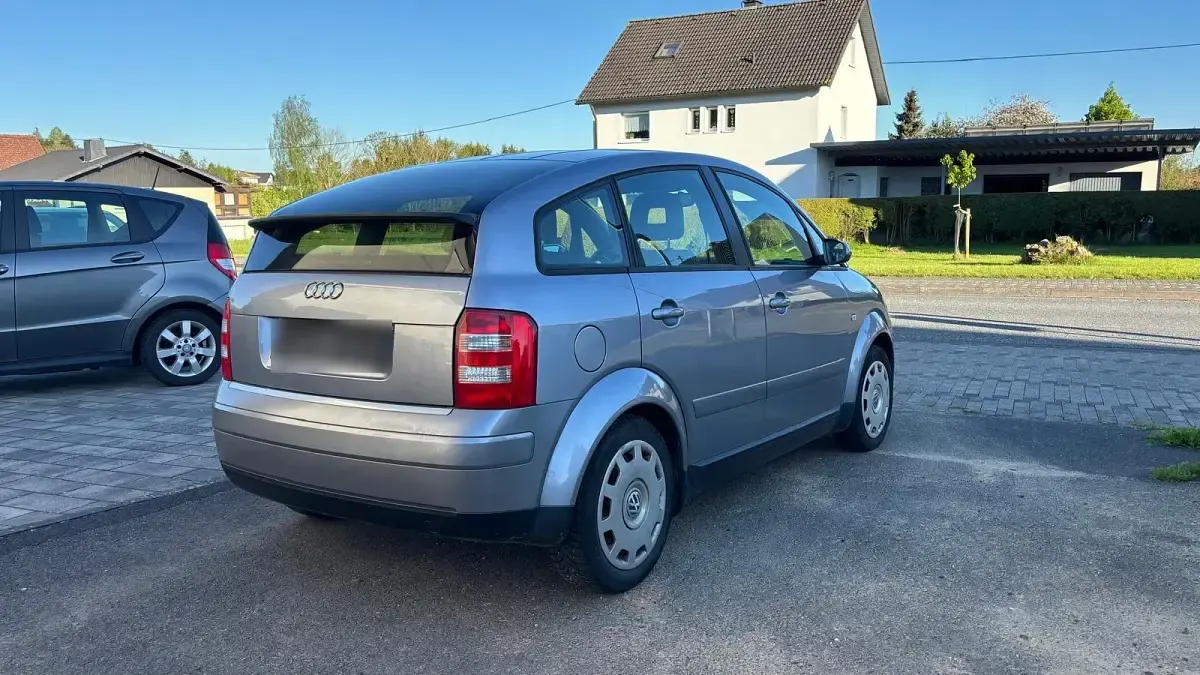 Second-hand Audi A2 75 CP (55 kW) 2004 Argintiu Hatchback