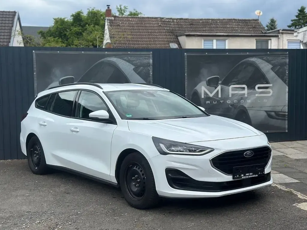 Gebraucht Ford Focus Cool & Connect 120 PS (88 kW) 2022 Weiß Limousine
