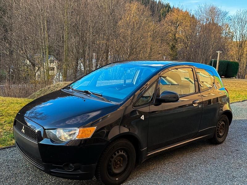 Gebraucht Mitsubishi Colt 95 PS (69 kW) 2012 Schwarz Kleinwagen