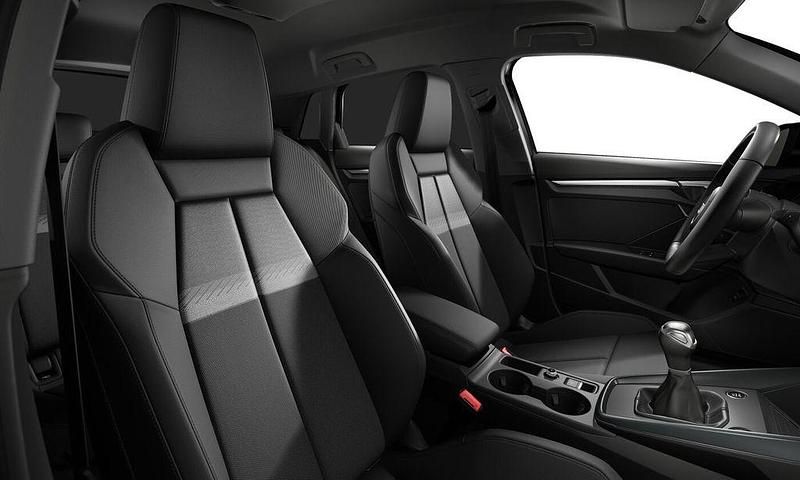 Gebraucht Audi A3 Sport 116 PS (85 kW) 2025 Schwarz Limousine