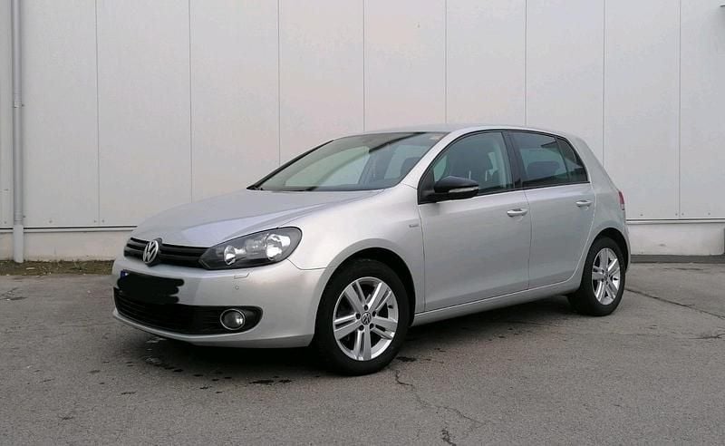 Silber Gebraucht 2012 VW Golf VI Match Limousine | 7.900 € (Fairer Preis) - Bild 1/4