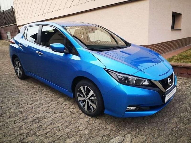 Gebraucht Nissan Leaf Acenta 110 kW (150 PS) 2020 Vivid blue (m) Kleinwagen