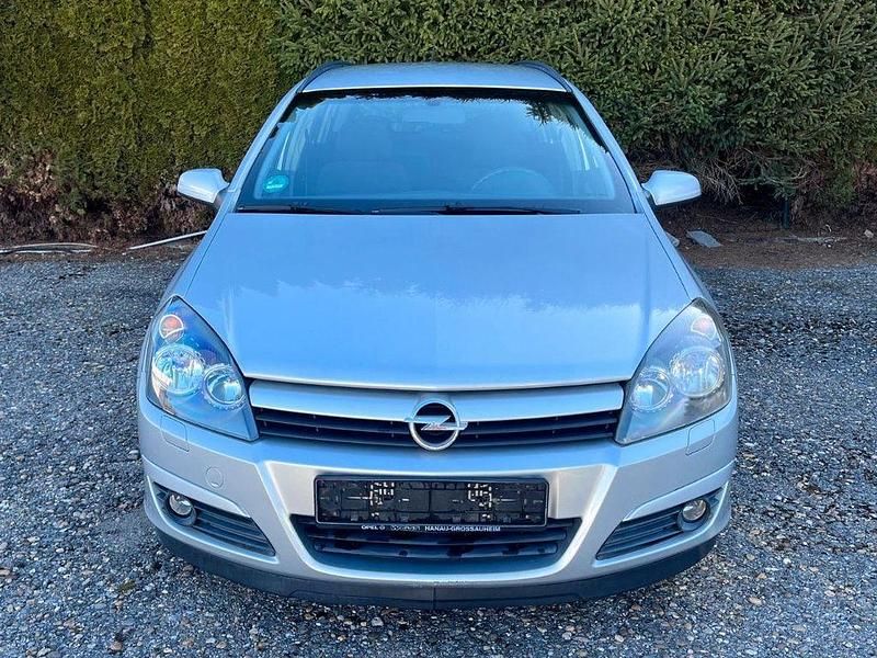 Gebraucht Opel Astra Edition 125 PS (91 kW) 2005 Silber Kombi