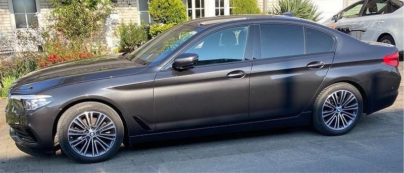 Gebraucht BMW 520 Efficient Dynamics 190 PS (139 kW) 2020 Grau Limousine