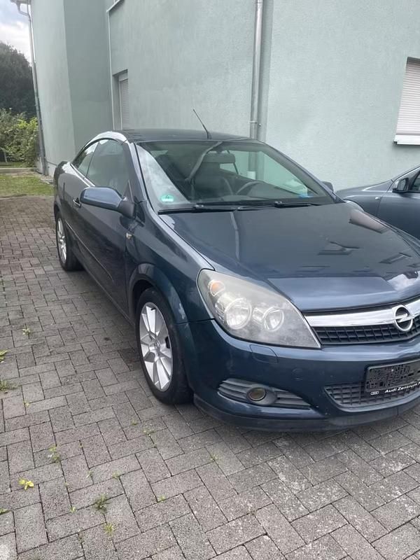 Gebraucht 2006 Opel Astra Cabriolet Cabrio | 1.800 € (Guter Preis) - Bild 1/4