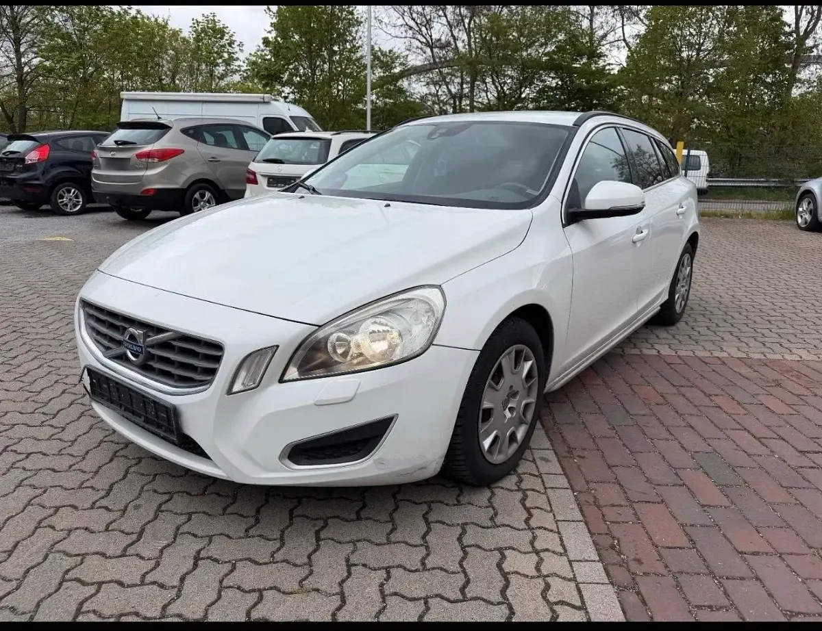 Gebraucht Volvo V60 203 PS (149 kW) 2010 Weiß Kombi