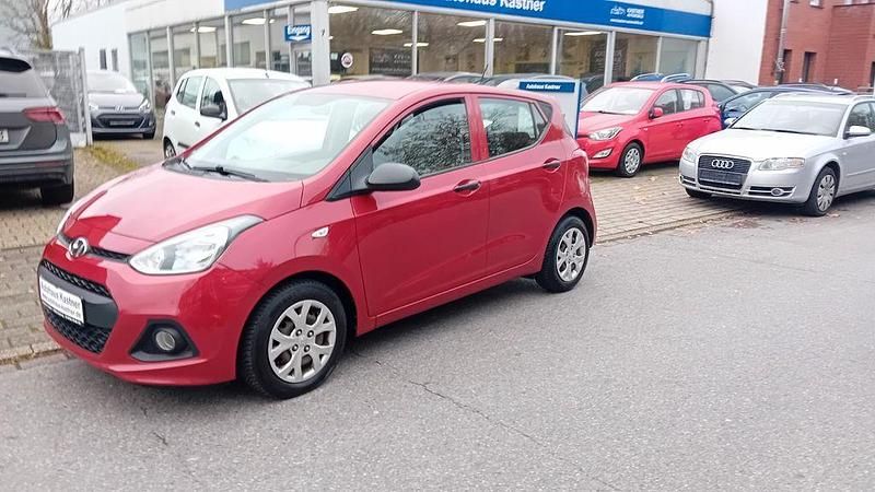 Gebraucht Hyundai i10 Classic 67 PS (49 kW) 2015 Rot Kleinwagen