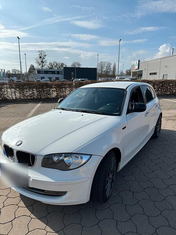 Gebraucht BMW 116 116 PS (85 kW) 2010 Weiß Kleinwagen