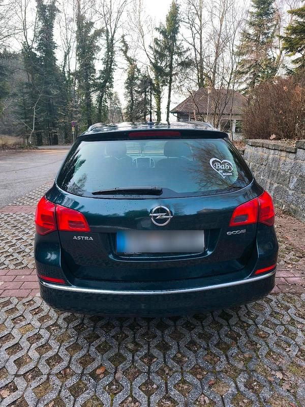 Gebraucht Opel Astra 120 PS (88 kW) 2014 Grün Kombi
