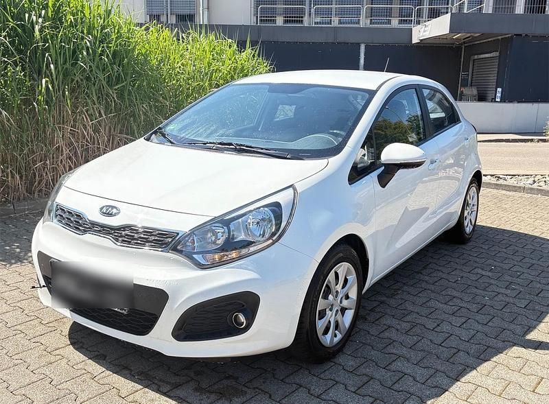 Gebraucht 2012 Kia Rio Kleinwagen | 7.850 € (Etwas zu teuer) - Bild 1/4