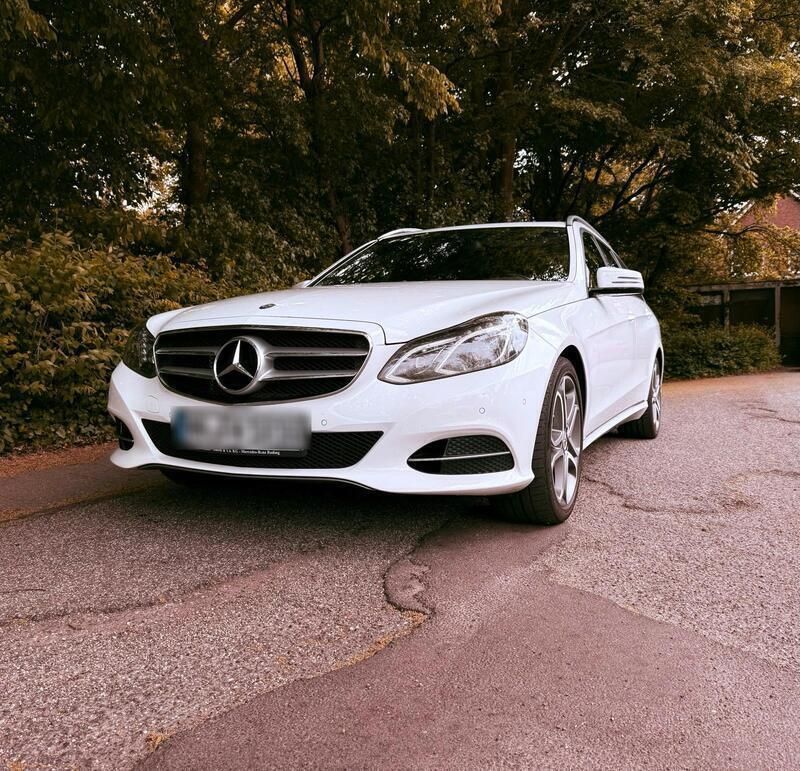 Weiß Gebraucht 2014 Mercedes E220 AMG Kombi | 15.200 € (Fairer Preis) - Bild 1/4