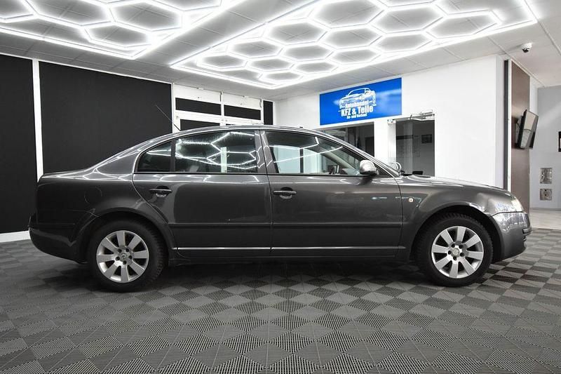 Gebraucht Skoda Superb Comfort 163 PS (119 kW) 2004 Grau Limousine