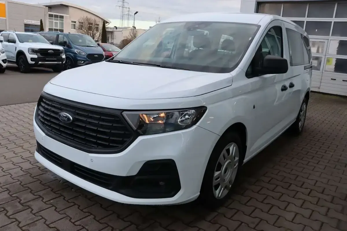 Neu Ford Grand Tourneo Connect 114 PS (83 kW) 2026 Frozen white Van / Kleinbus