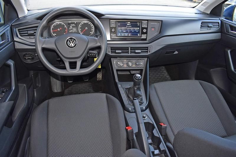 Gebraucht VW Polo Trendline 80 PS (58 kW) 2021 Blau Kleinwagen
