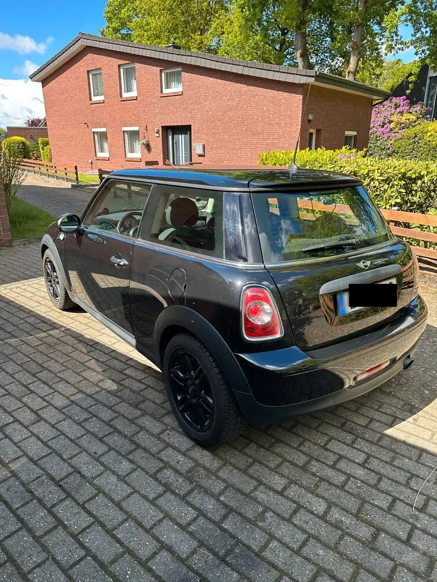 Käytetty Mini ONE 98 HP (72 kW) 2013 Musta Viistoperä