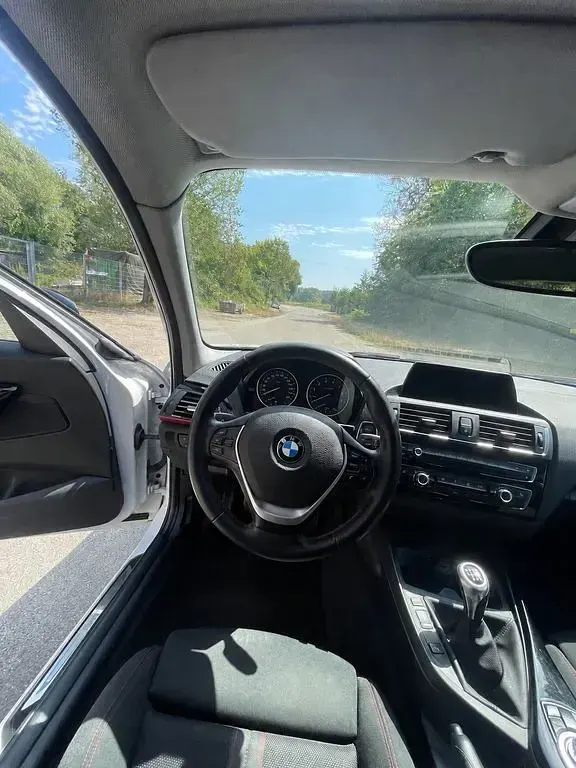 Gebraucht BMW 118 Sport Line 136 PS (100 kW) 2016 Weiß Kleinwagen
