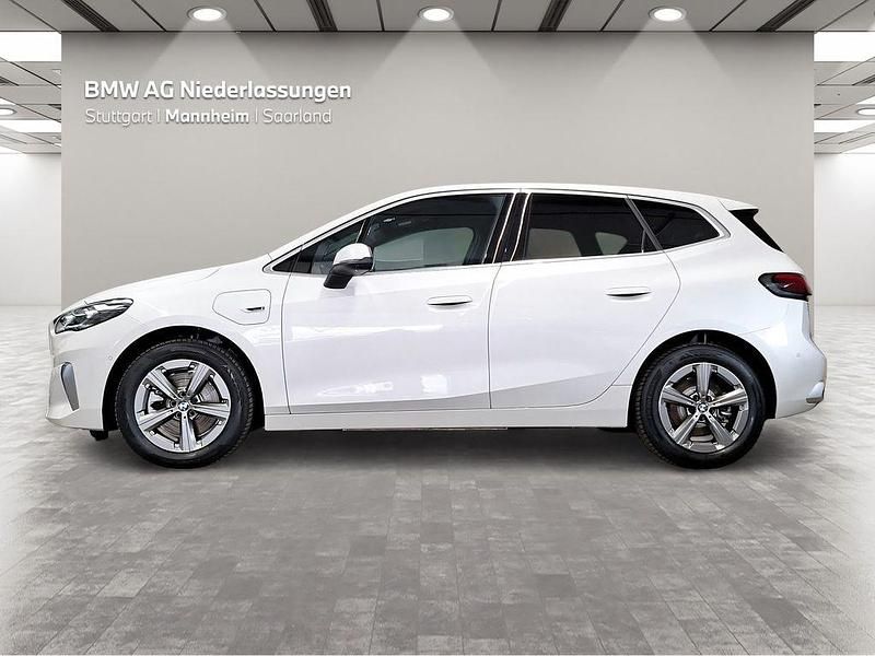 Gebraucht BMW 230e Active Tourer 150 PS (110 kW) 2022 Weiß Van / Kleinbus