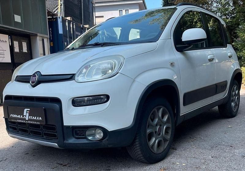 Weiß Gebraucht 2013 Fiat Panda 4x4 Rock Kleinwagen | 5.790 € (Guter Preis) - Bild 1/4